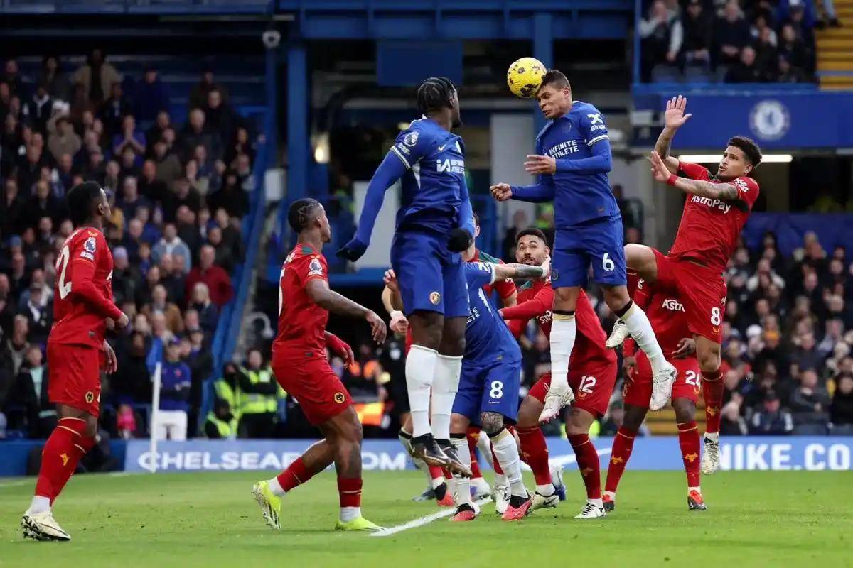 英超精彩对决,分析战术变化的简单介绍 英超精彩对决,分析战术变化的简单介绍